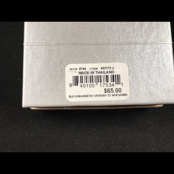 ✅🆕❤️Dark sapphire surrounded by crystal earrings - Picture 6 of 6